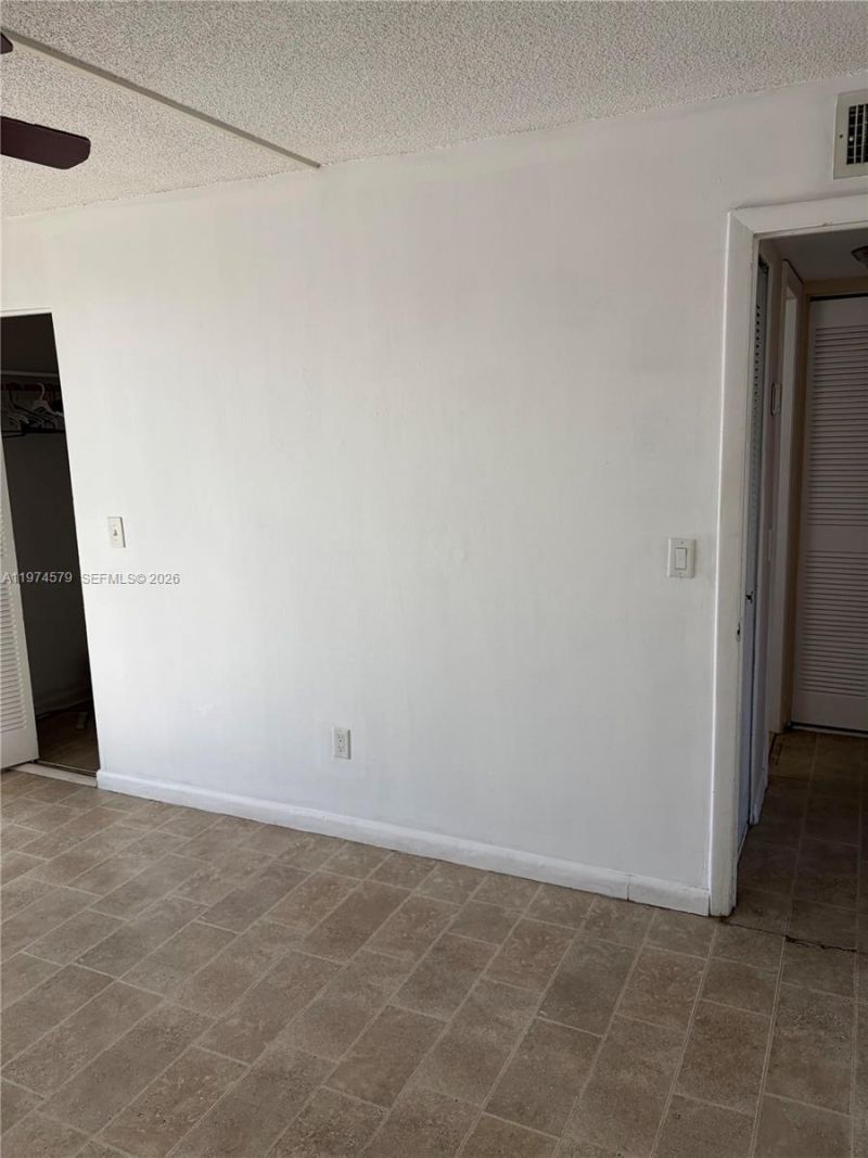 1801 S Treasure Dr, Unit 511, North Bay Village, FL 33141 Photo