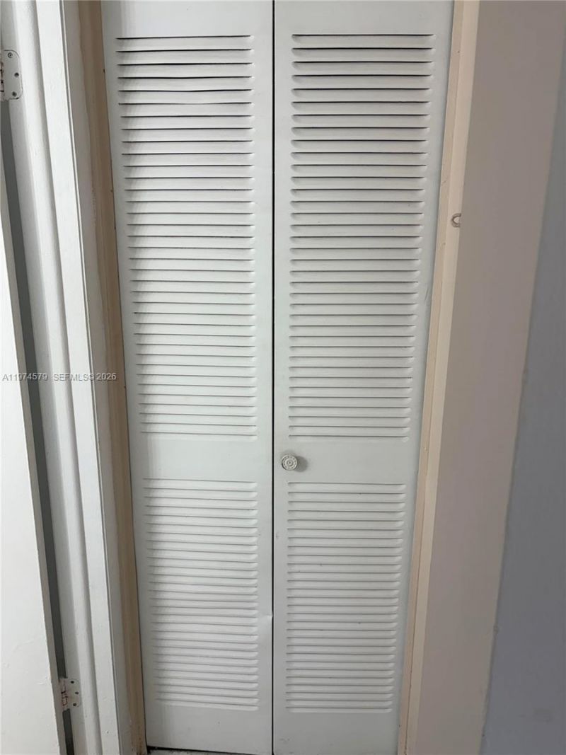 1801 S Treasure Dr, Unit 511, North Bay Village, FL 33141 Photo