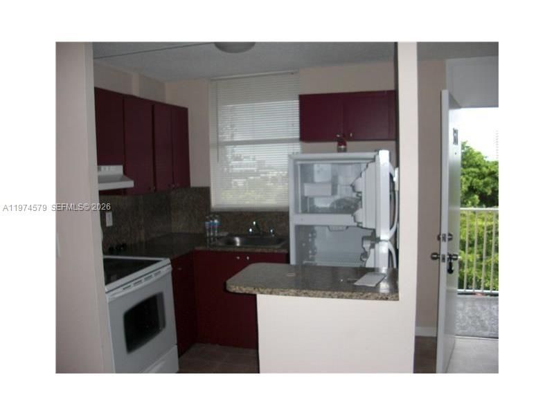 1801 S Treasure Dr, Unit 511, North Bay Village, FL 33141 Photo