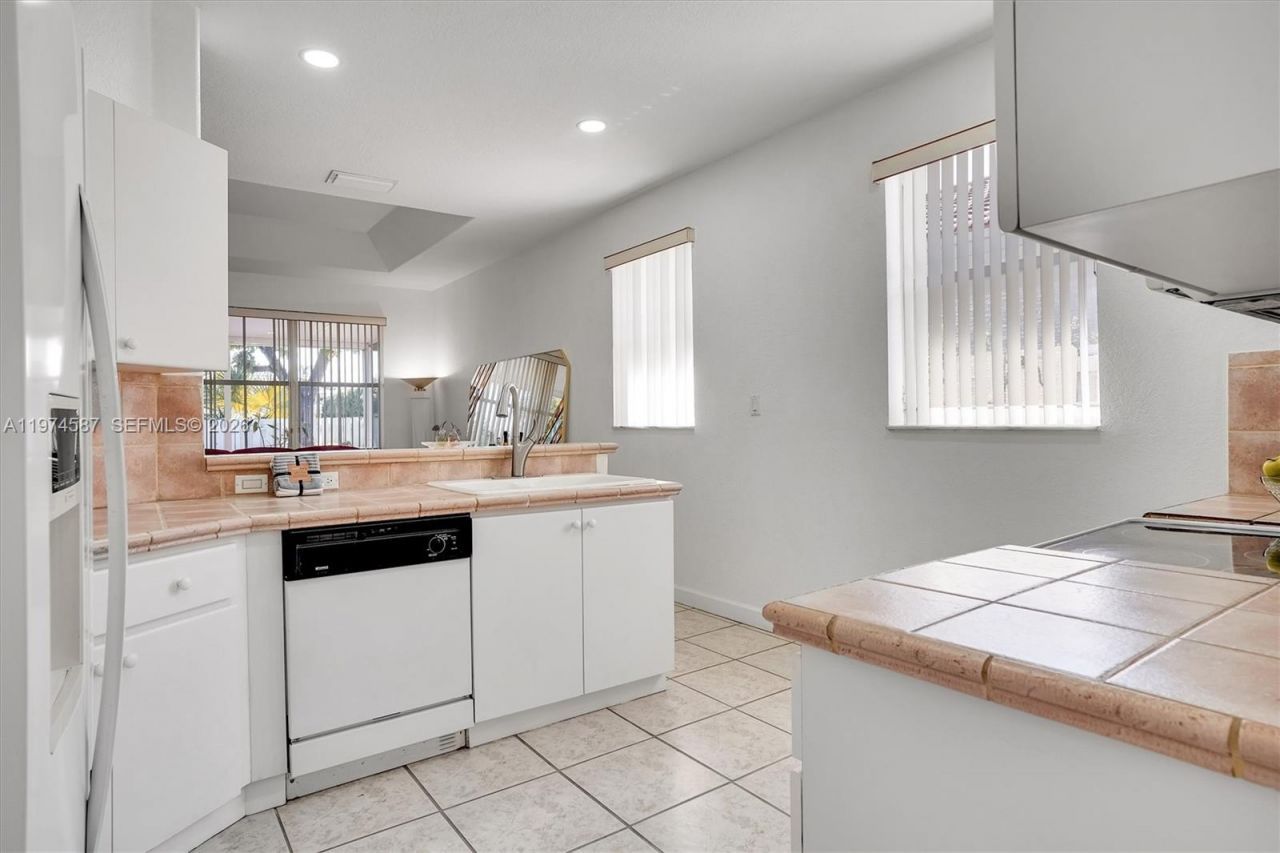 849 NW 136th Ave, Miami, FL 33182 Photo