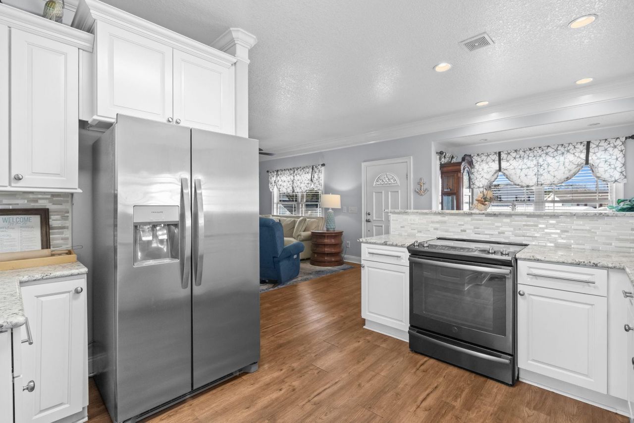 6001 - 6004 S Kings Hwy.  Photo 33