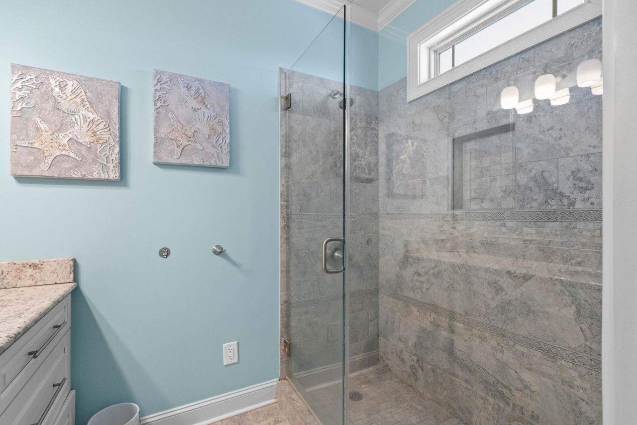 6001 - 6004 S Kings Hwy.  Photo 42