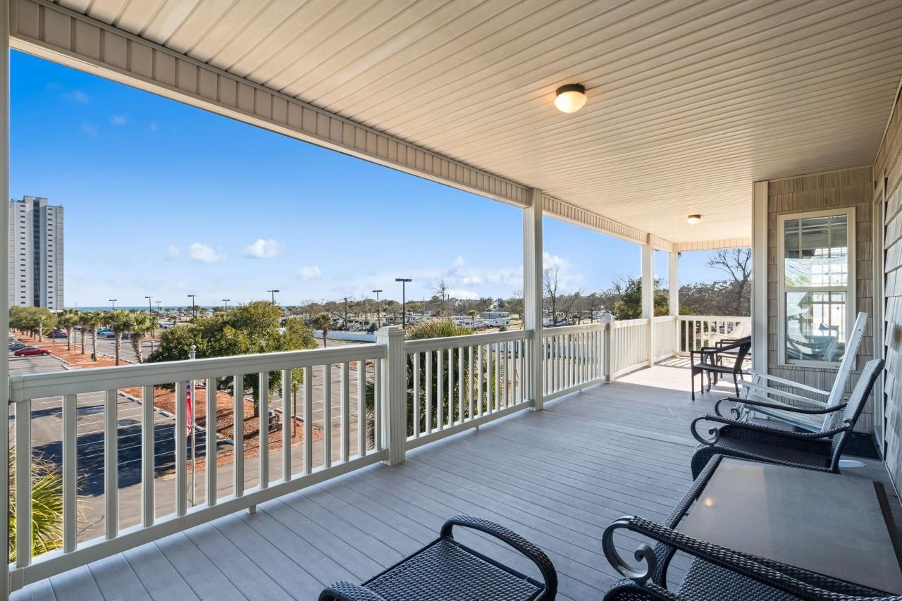 6001 - 6004 S Kings Hwy.  Photo 53