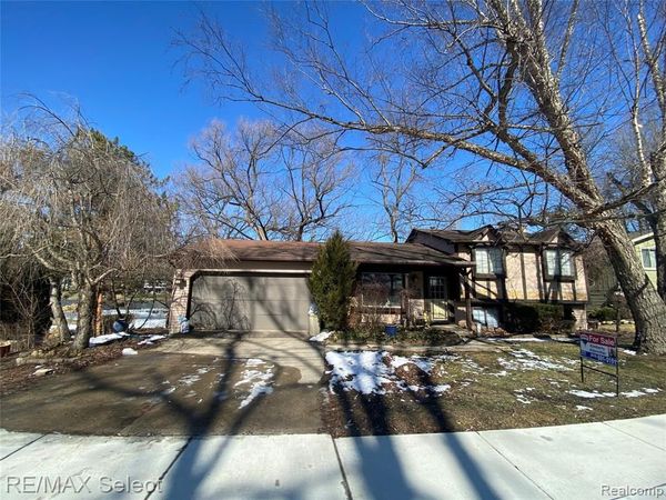 524 W Huron Street , Milford Vlg, MI 48381