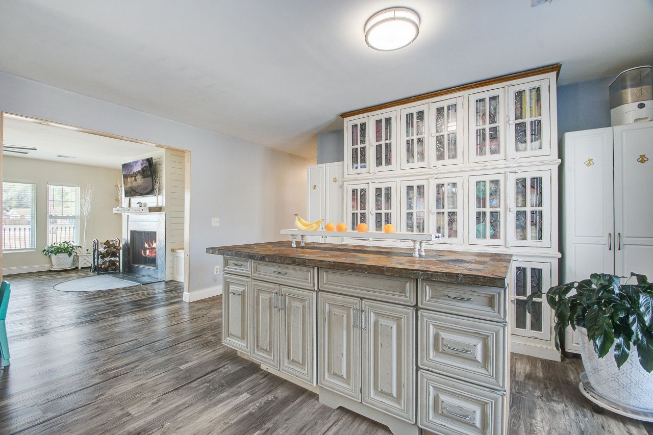 1930 Varner Street Photo 11