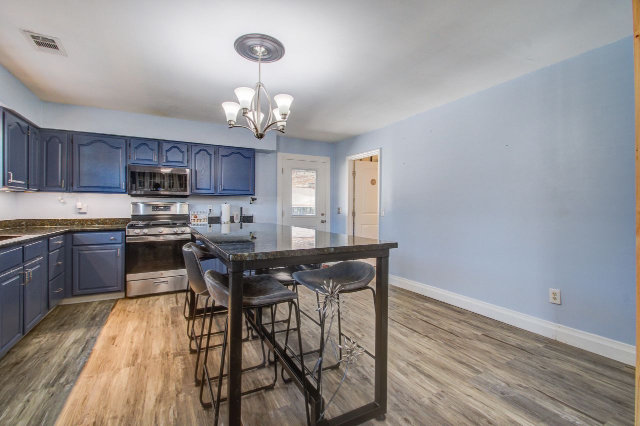 1930 Varner Street Photo 12