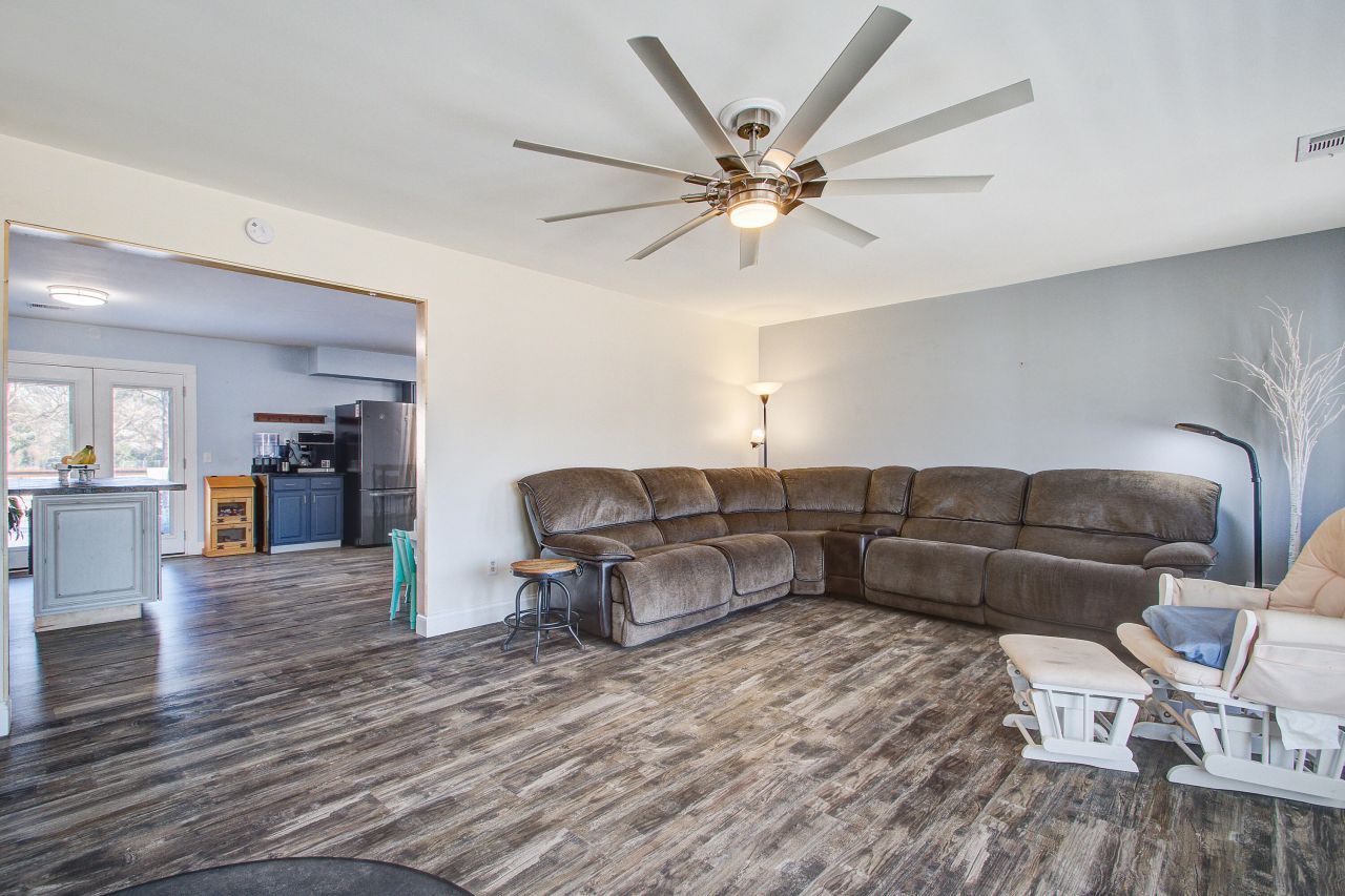 1930 Varner Street Photo 13