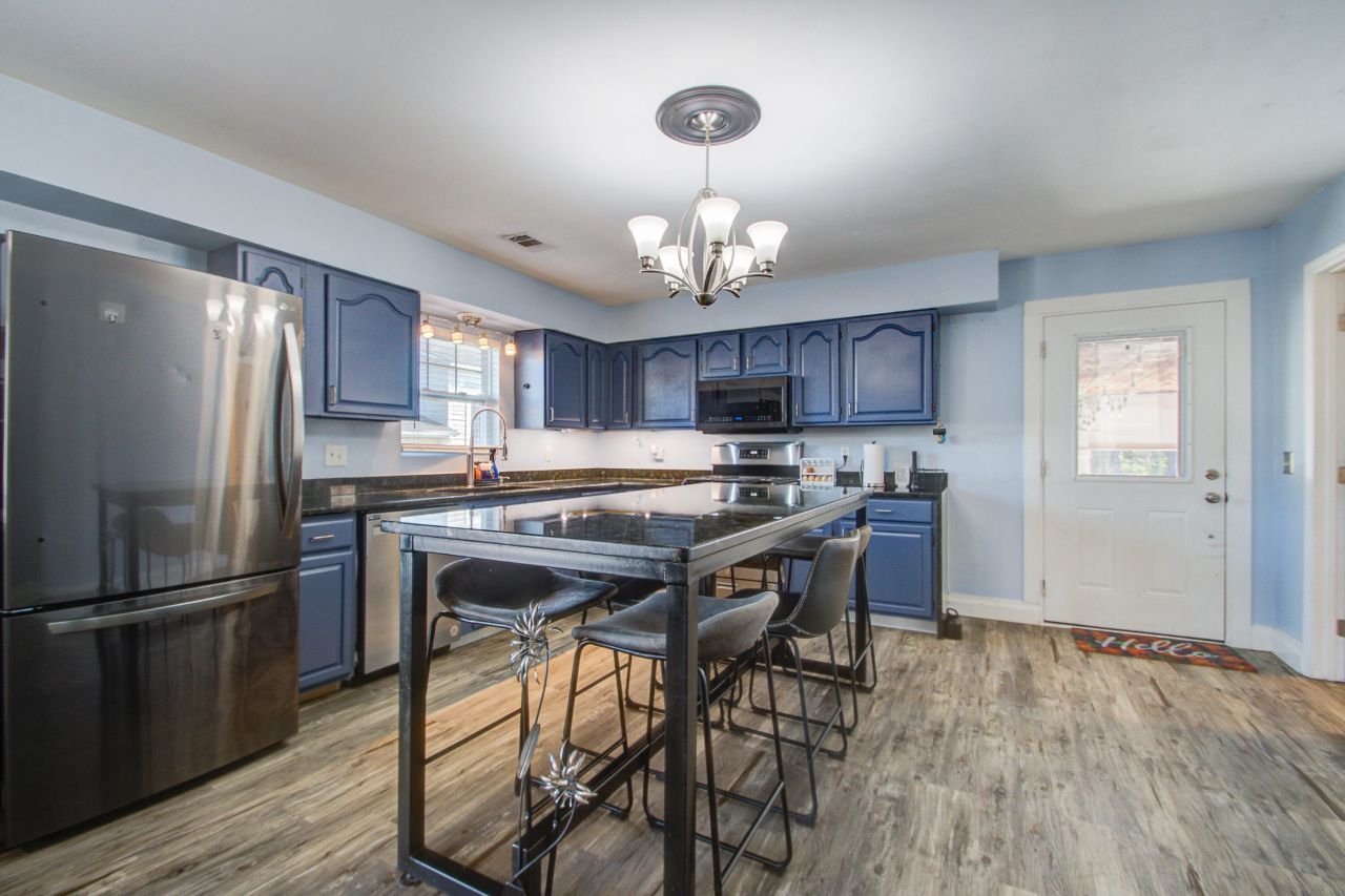 1930 Varner Street Photo 14