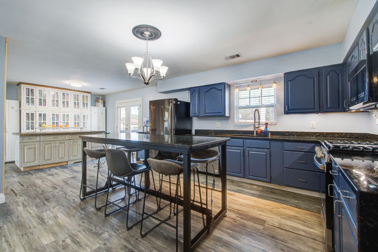 1930 Varner Street Photo 15