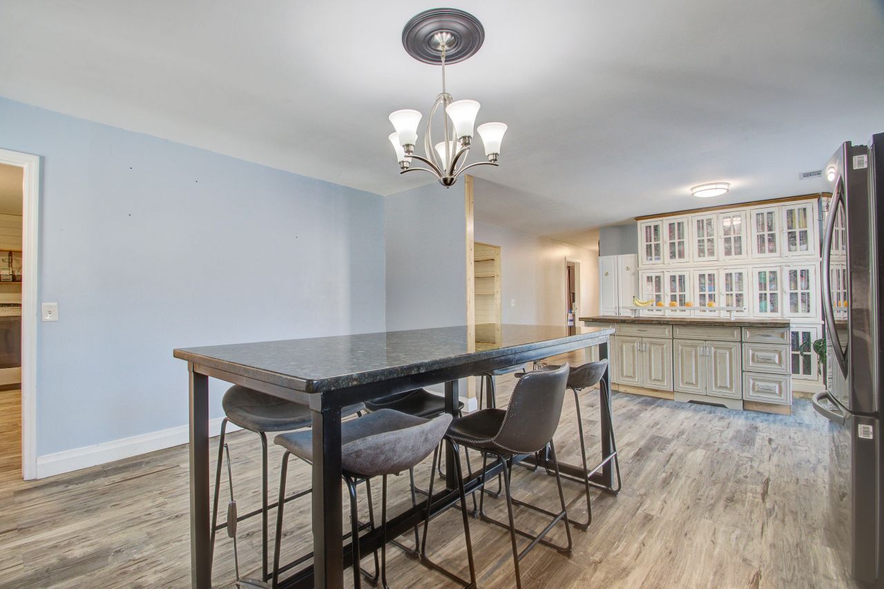 1930 Varner Street Photo 16