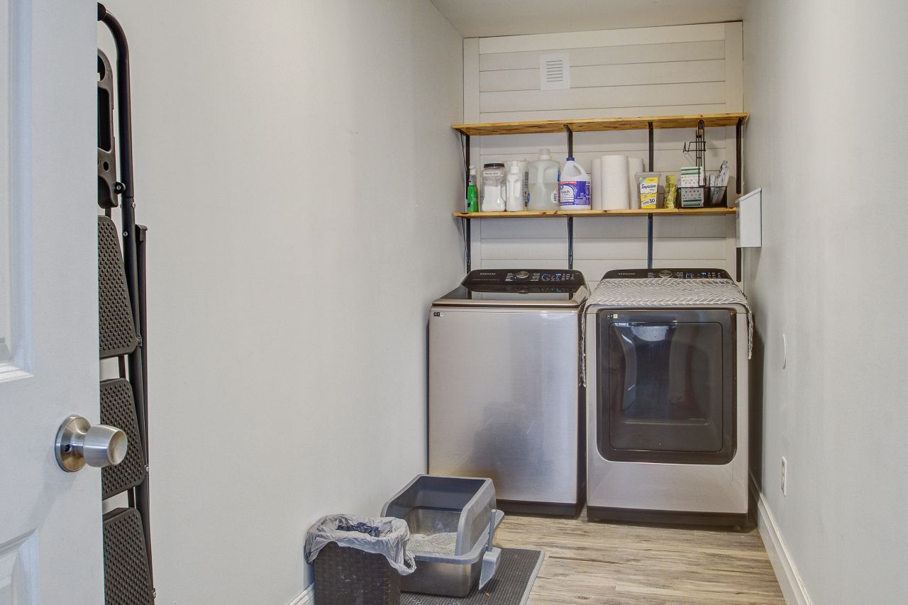 1930 Varner Street Photo 17