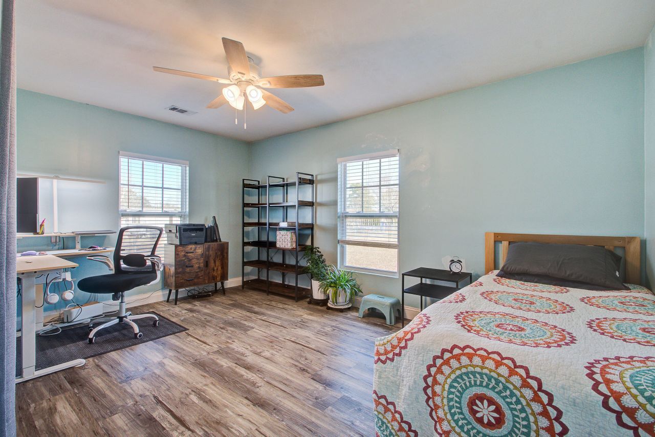 1930 Varner Street Photo 20