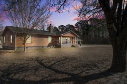 1930 Varner Street photo 4