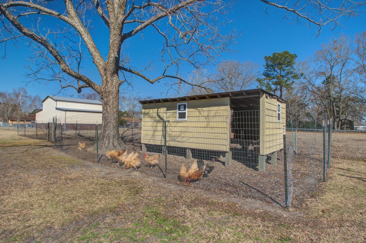 1930 Varner Street Photo 35