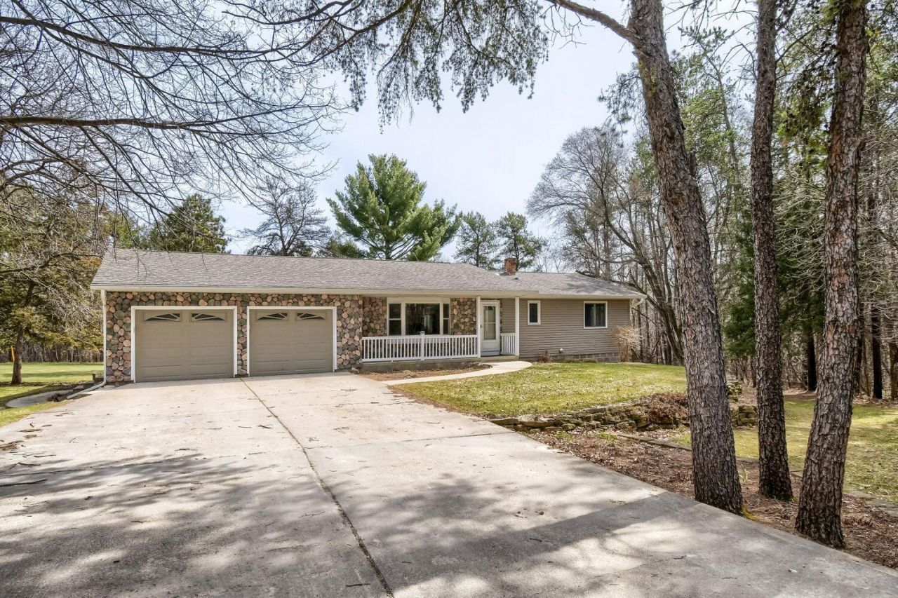 18760 Orlando Avenue, Hastings, MN 55033