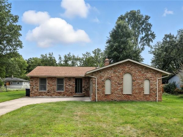 3976 Buckingham Drive, Brunswick, OH 44212