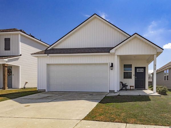 910 Drago Dr, Baton Rouge, LA 70820