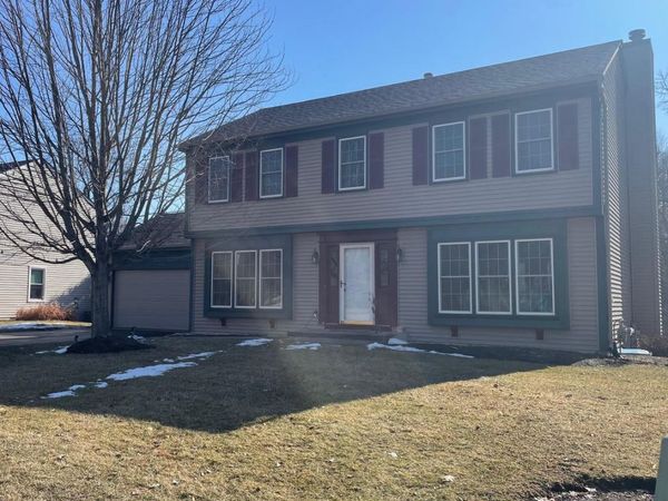 701 N Carriage Hill Road , Island Lake, IL 60042