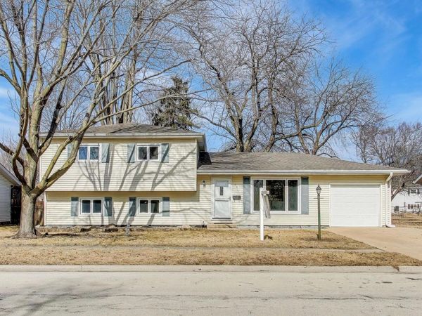 54 Bonds Drive, Bourbonnais, IL 60914