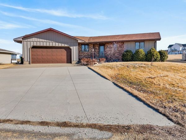 84 Main Street , Lowden, IA 52255