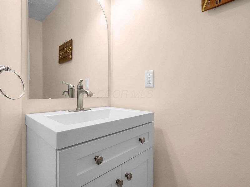 824 Cape Henry Drive, Columbus, OH 43228 Photo 28