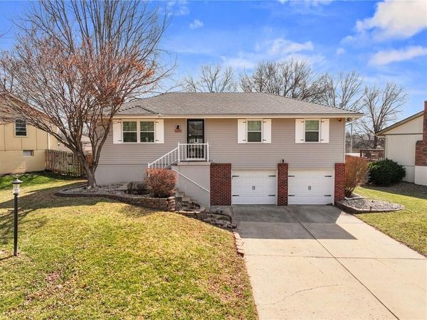 1923 SW 5TH Street, Lee's Summit, MO 64081