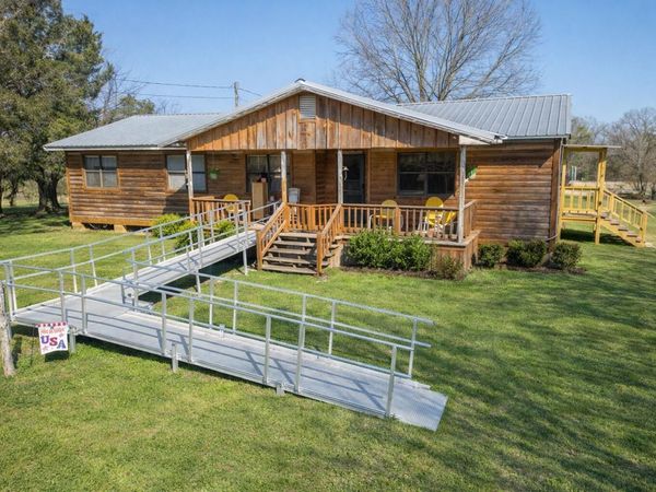 206 Dunnigan, West Point, MS 39773