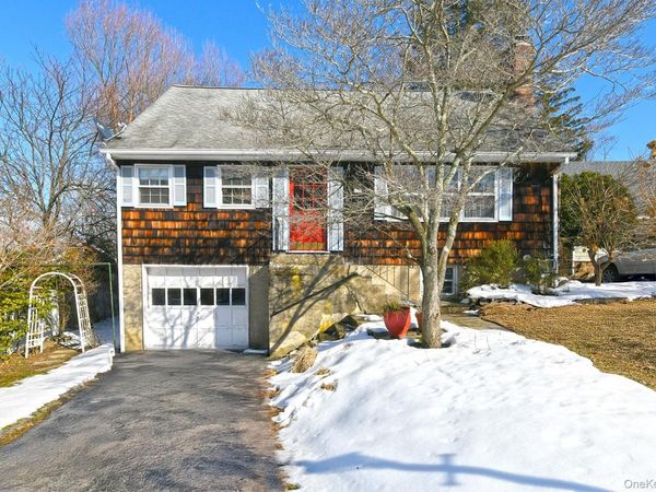 14 Pocket Court , Northport, NY 11768