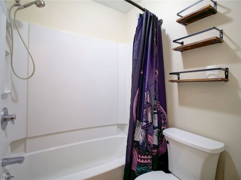 8507 N Akins Road , North Royalton, OH 44133 Photo 12