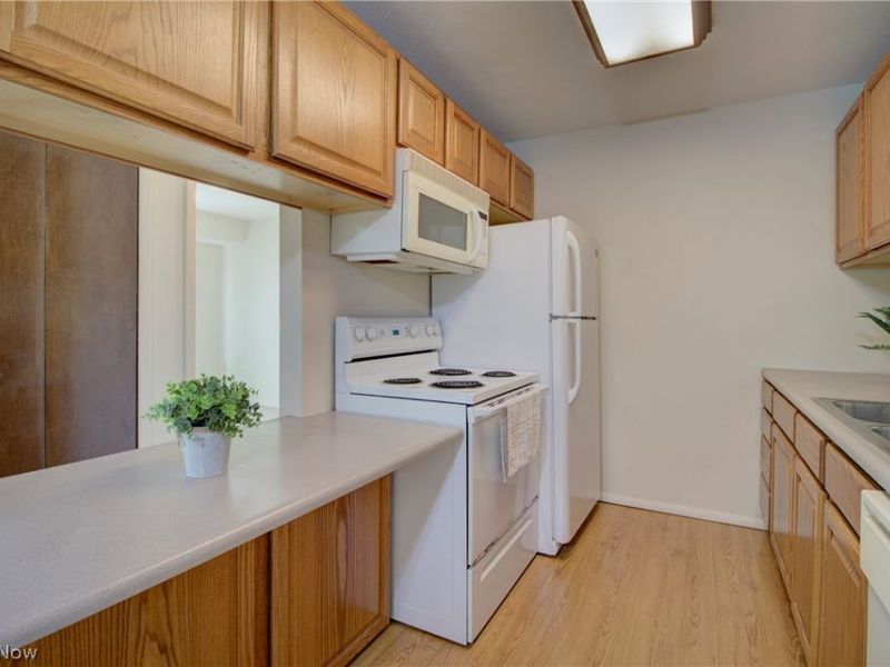 8507 N Akins Road , North Royalton, OH 44133 Photo 9