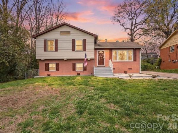 8224 Carrolwood Drive, Charlotte, NC 28217