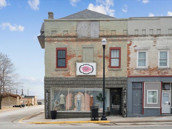 101 W 1st Avenue, Cascade, IA 52033