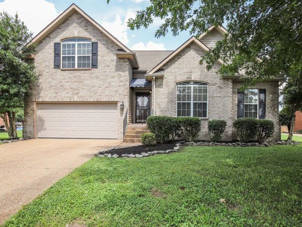 115 Grove Ln S, Hendersonville, TN 37075