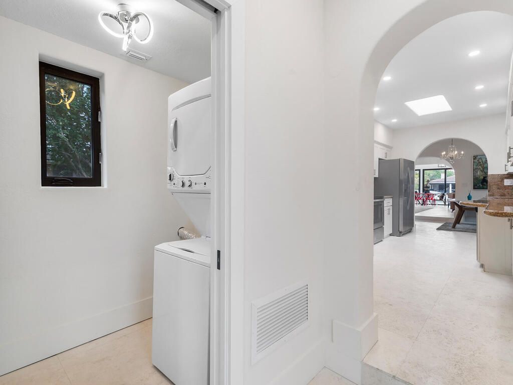 7820 Hawthorne Avenue, Miami Beach, FL 33141 Photo