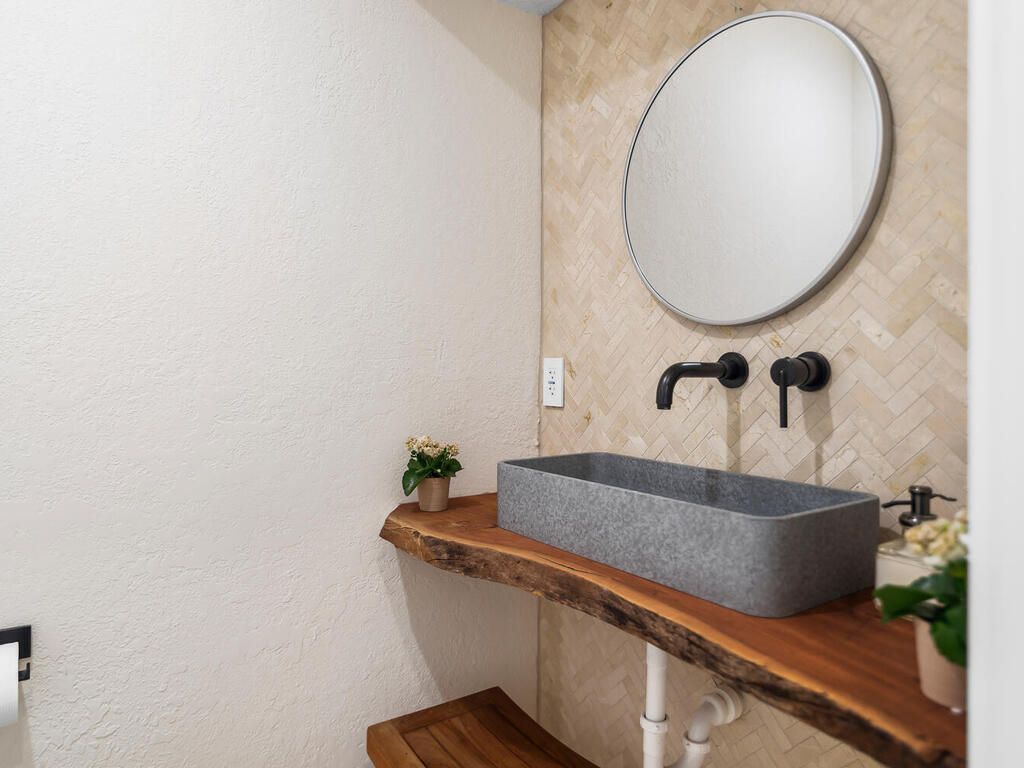 7820 Hawthorne Avenue, Miami Beach, FL 33141 Photo