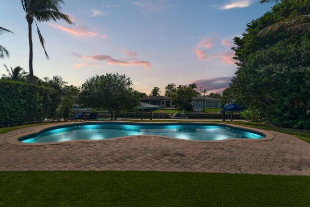 7820 Hawthorne Avenue, Miami Beach, FL 33141 Photo