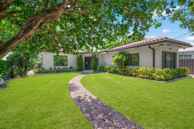 7820 Hawthorne Avenue, Miami Beach, FL 33141 Photo