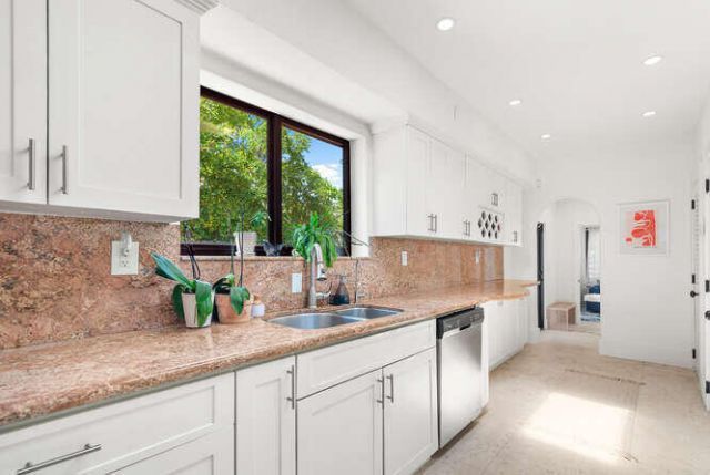 7820 Hawthorne Avenue, Miami Beach, FL 33141 Photo