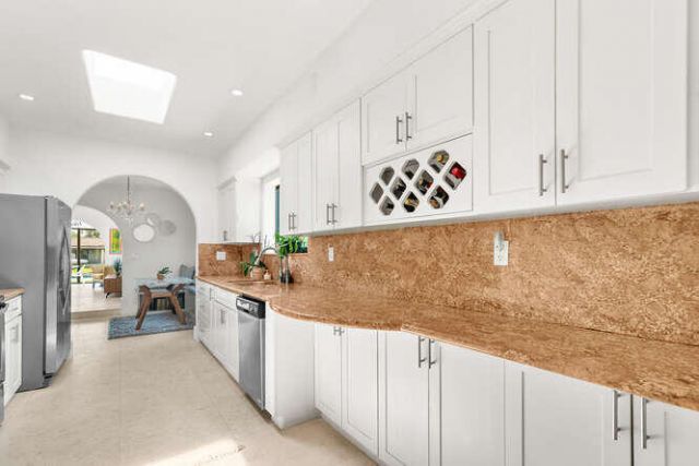 7820 Hawthorne Avenue, Miami Beach, FL 33141 Photo