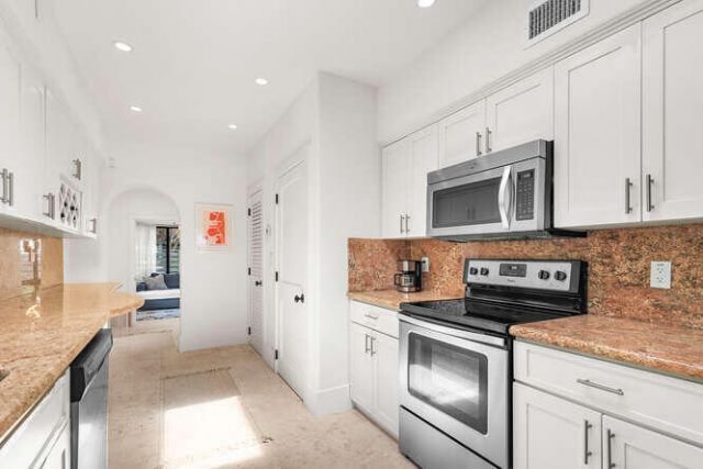 7820 Hawthorne Avenue, Miami Beach, FL 33141 Photo