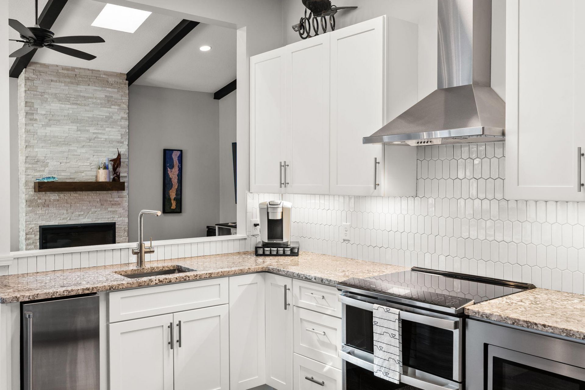 374 Wahoo Road, Panama City Beach, FL 32408 Photo