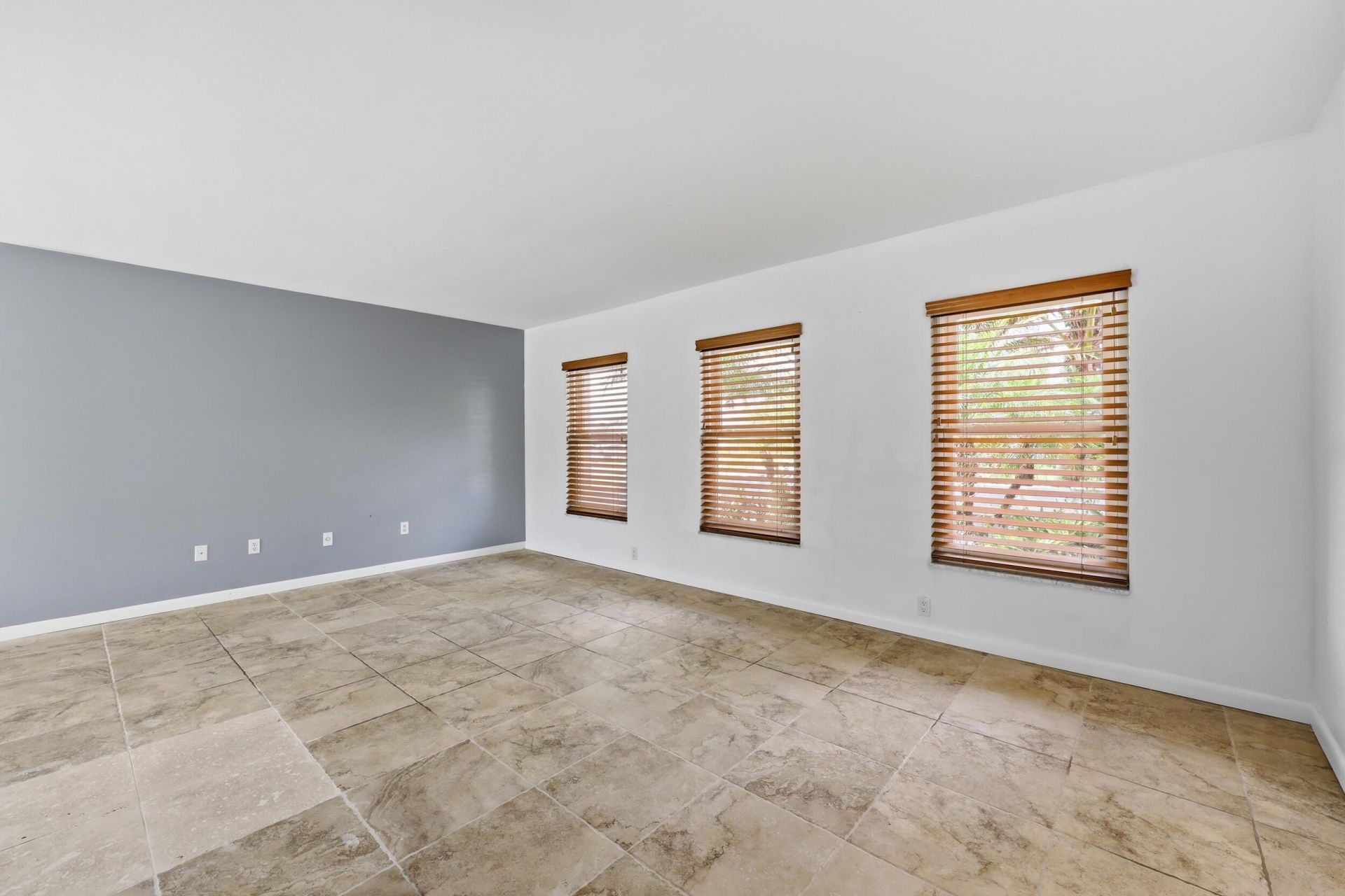 9696 Honeysuckle Avenue, Palm Beach Gardens, FL 33410 Photo