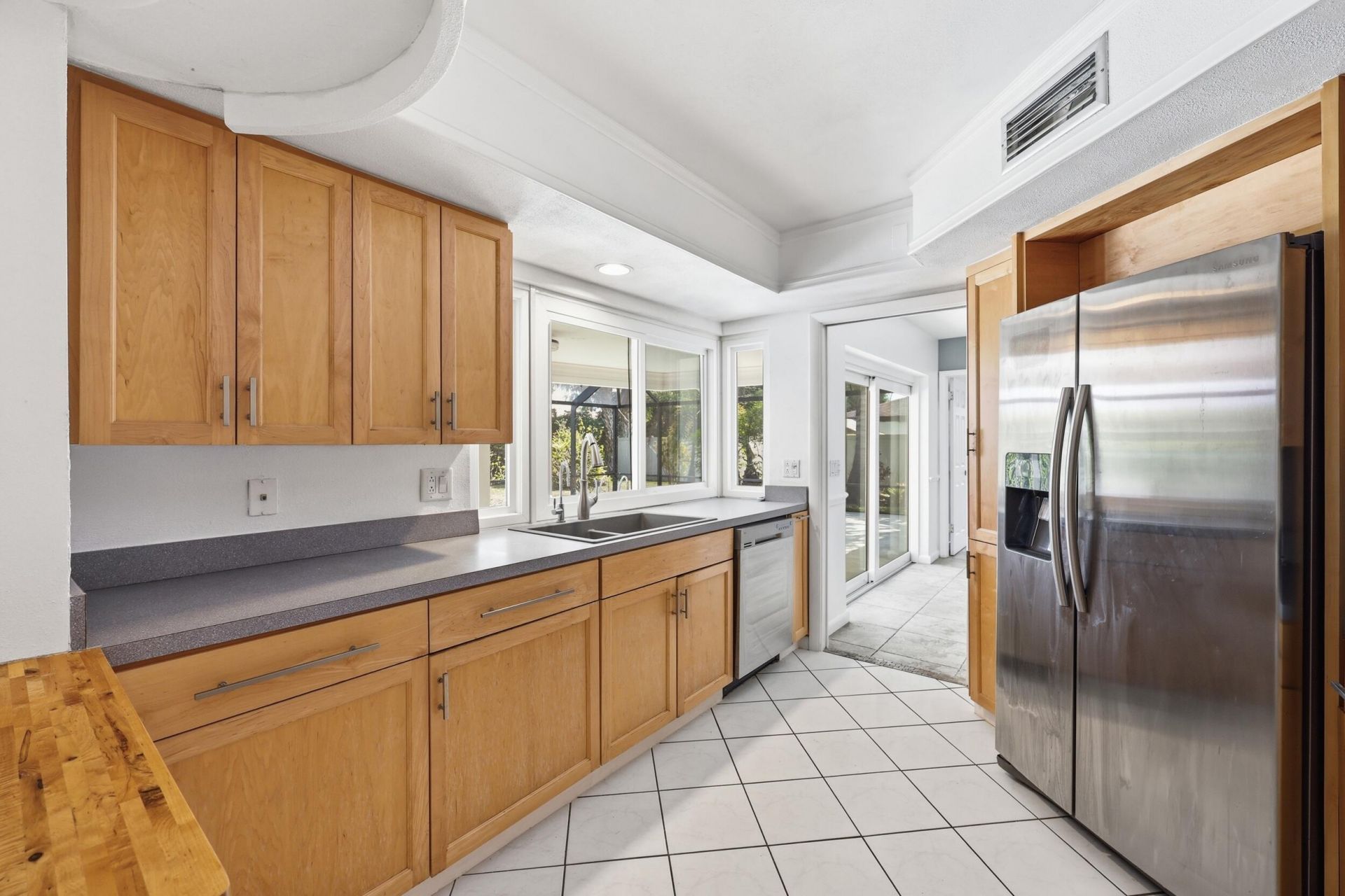 9696 Honeysuckle Avenue, Palm Beach Gardens, FL 33410 Photo