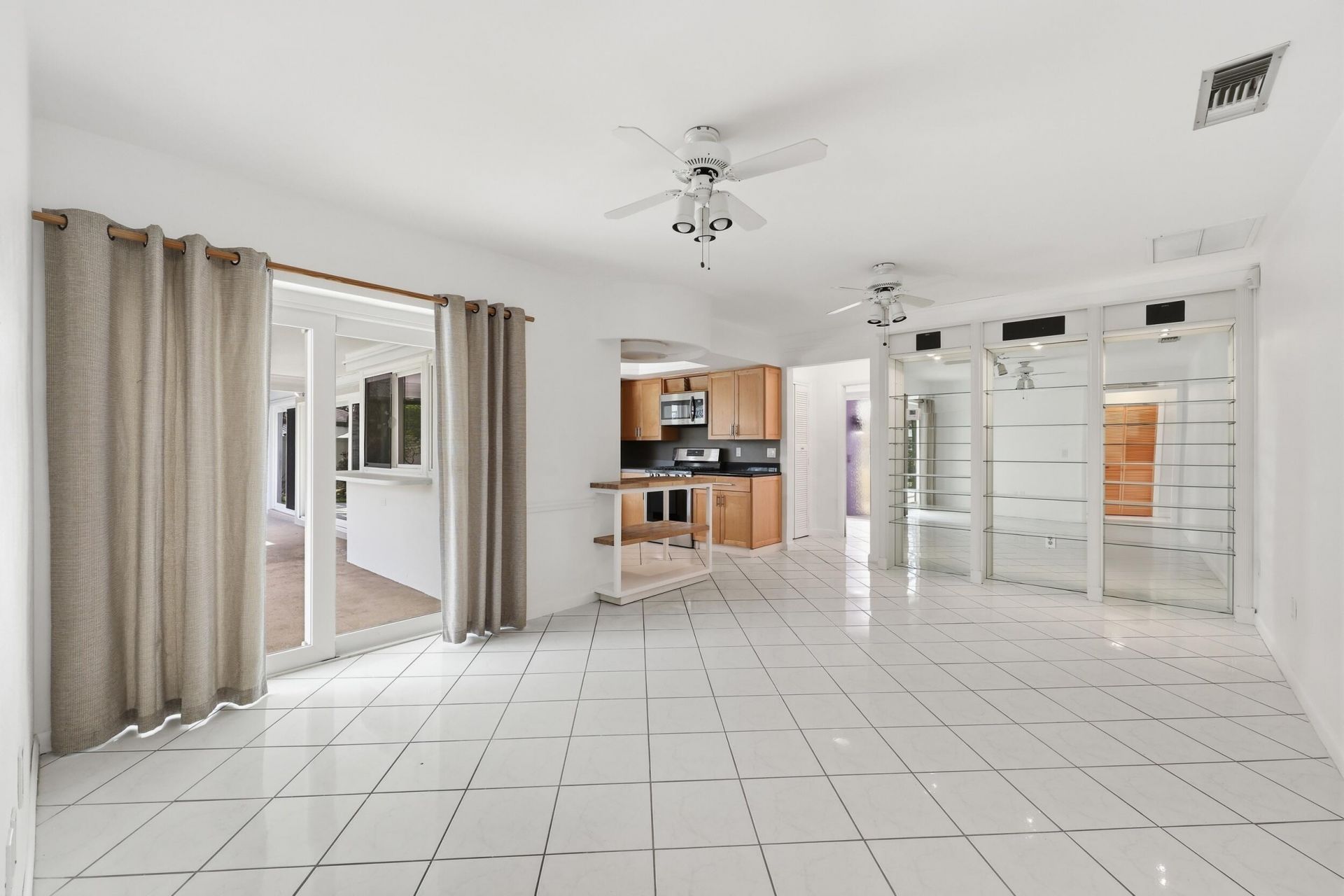 9696 Honeysuckle Avenue, Palm Beach Gardens, FL 33410 Photo