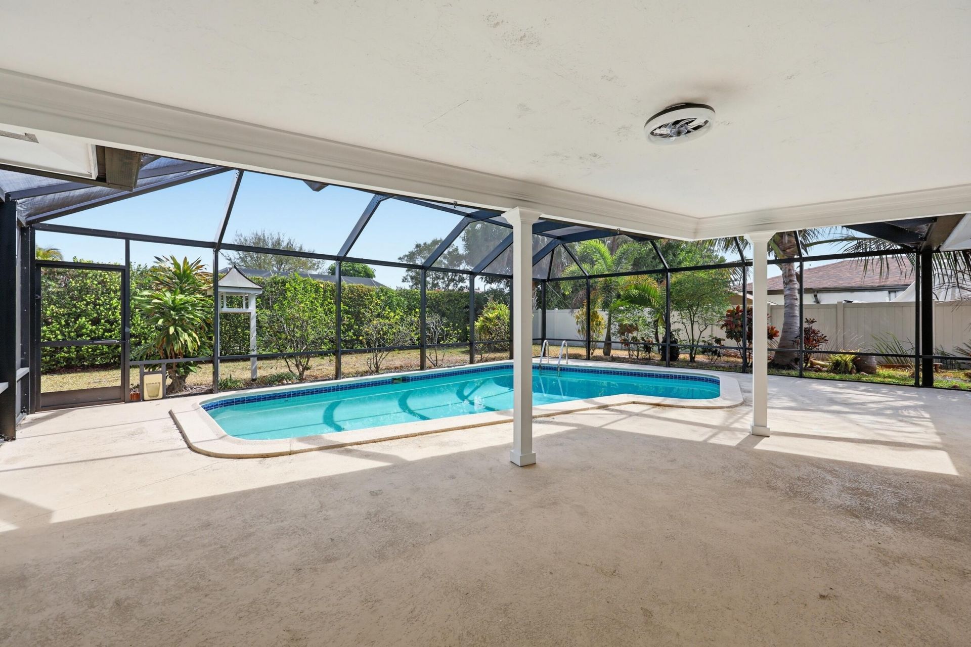 9696 Honeysuckle Avenue, Palm Beach Gardens, FL 33410 Photo