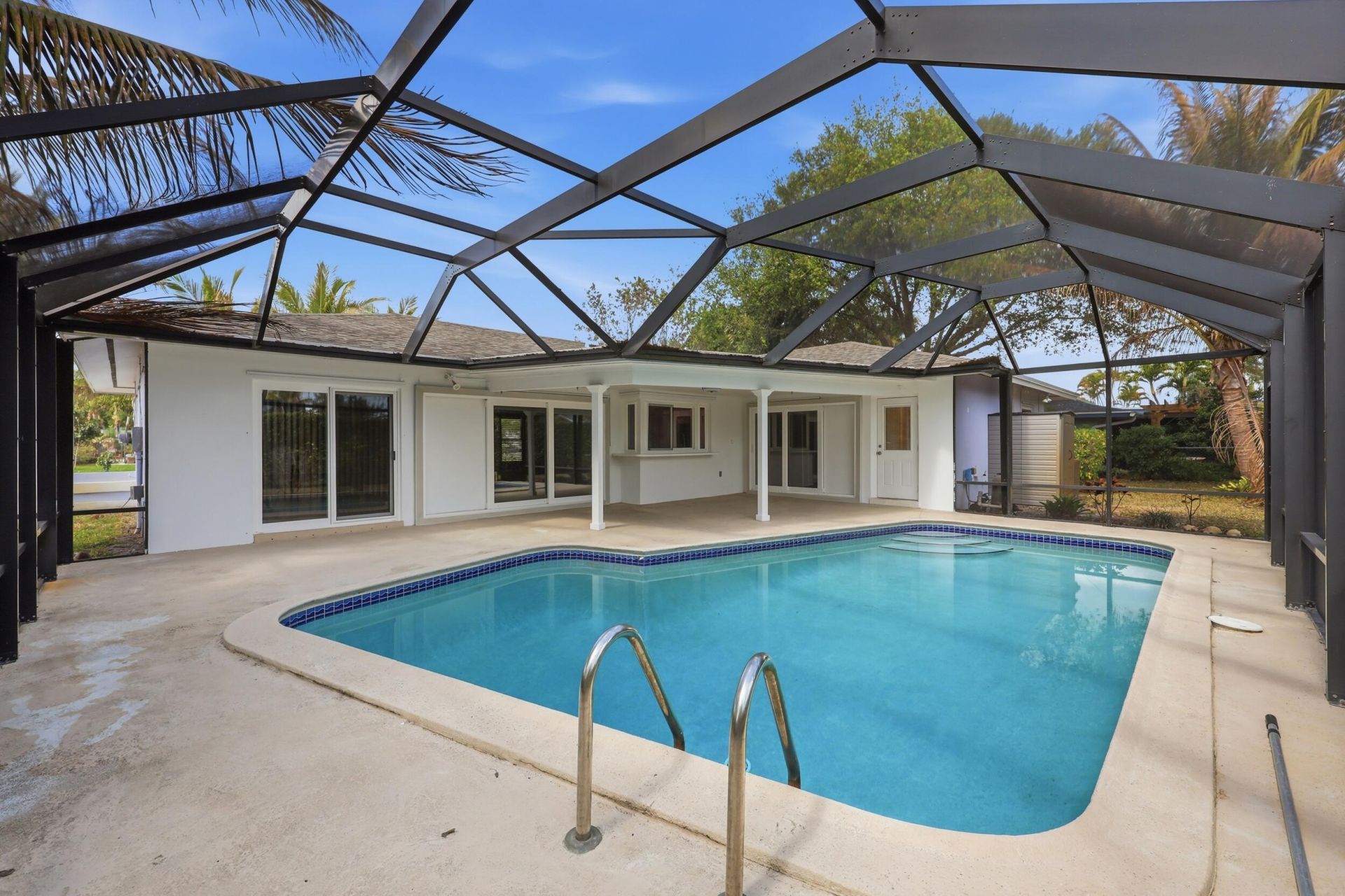 9696 Honeysuckle Avenue, Palm Beach Gardens, FL 33410 Photo