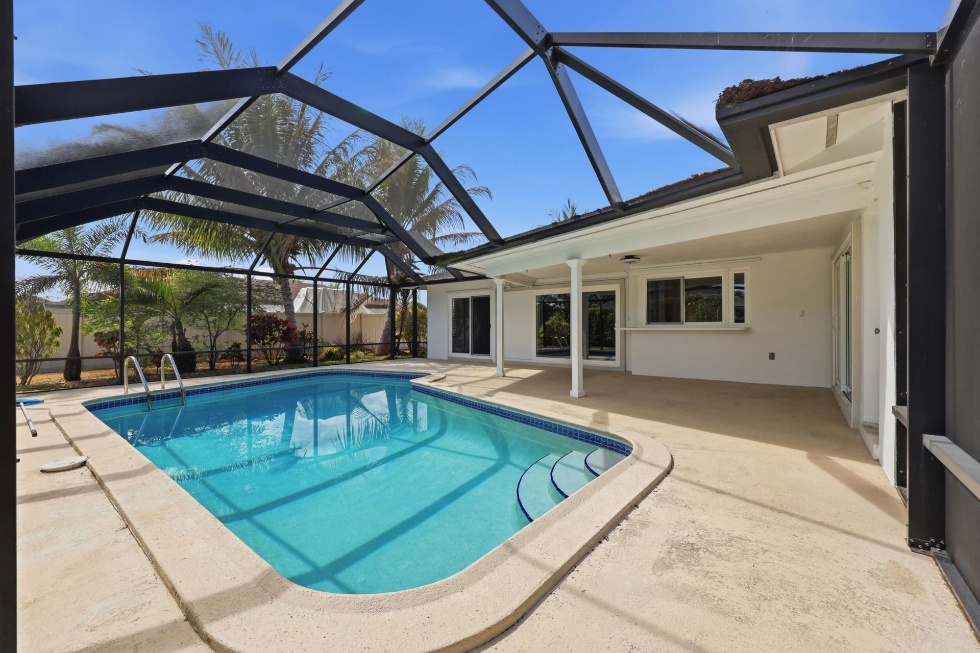 9696 Honeysuckle Avenue, Palm Beach Gardens, FL 33410 Photo