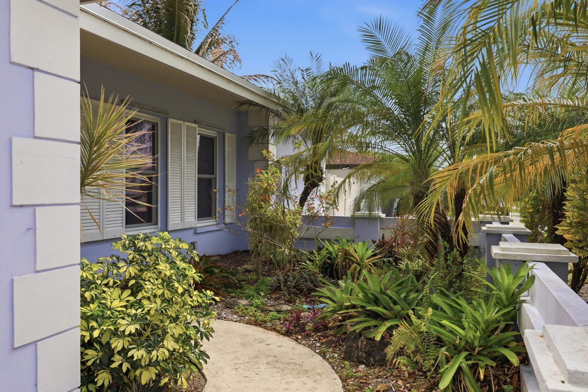 9696 Honeysuckle Avenue, Palm Beach Gardens, FL 33410 Photo