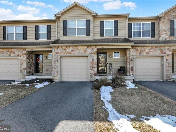 1034 YARN COURT, MOHRSVILLE, PA 19541