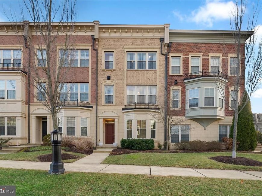 702 Sentry Square, Unit 109, Oxon Hill, MD 20745 Main Photo